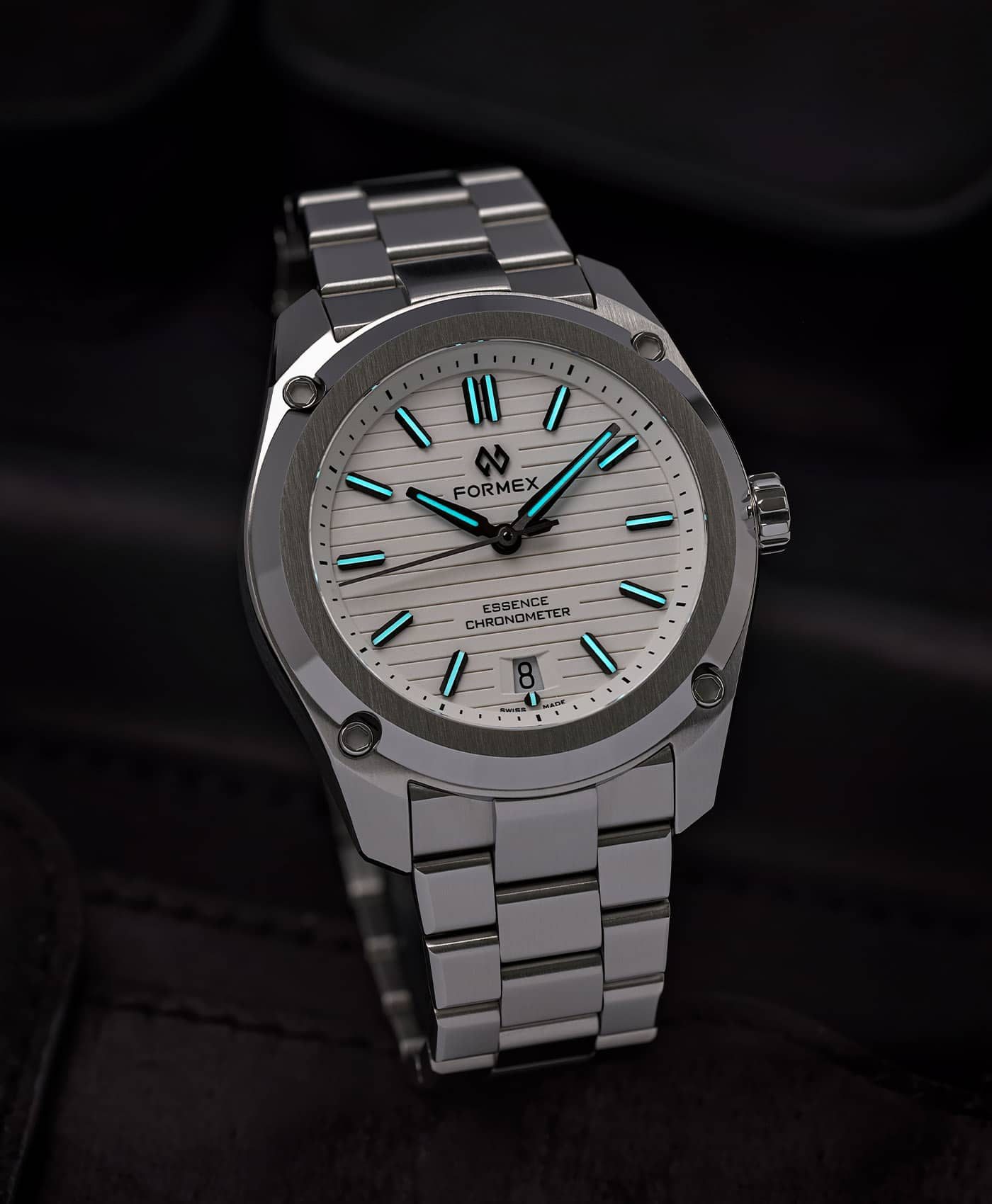 Formex - Essence ThirtyNine - Automatic Chronometer White dial - Lume shot