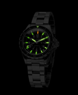 Marathon-36mm-Medium-Divers-Automatic-MSAR AUTO-With-Stainless-Steel-Bracelet-lume