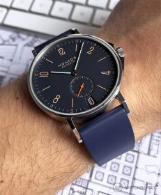 NOMOS Ahoi Atlantic Rubber Classic Blue WB wrist shot