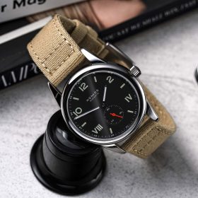 NOMOS Club Campus dunkel beige canvas strap