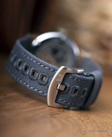 NOMOS Club Campus dunkel grey canvas strap buckle