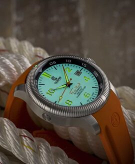 Ocean Crawler Champion Diver - Full Lume V2 - Lume Shot