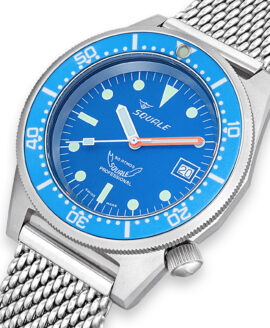 Squale-1521 Series-026-A-Sandblasted-Blue-Mesh Bracelet-closeup