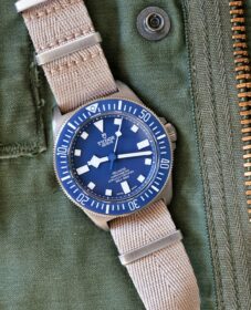 Tudor-Pelagos-FXD-Herringbone-NATO-Strap-Beige-min