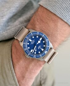 Tudor-Pelagos-FXD-Herringbone-NATO-Strap-Beige-pocketshot-min