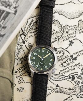 Vario - 1945 D12 - Raven Green Field Watch-mood-min