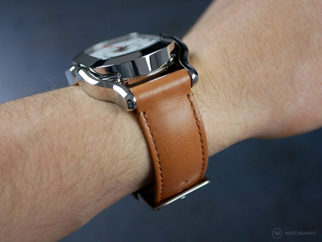 WOLKOV W22 Neige-wrist shot 8-brown leather strap-min